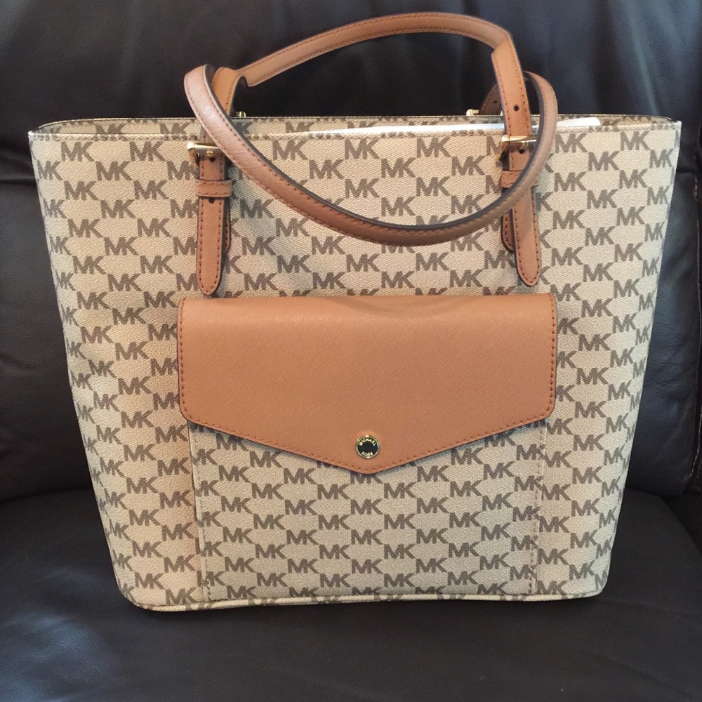 Michael Kors Jet Set Tote Acorn BNWT 😍❤️😍👜😍❤️ - Picture 1 of 8